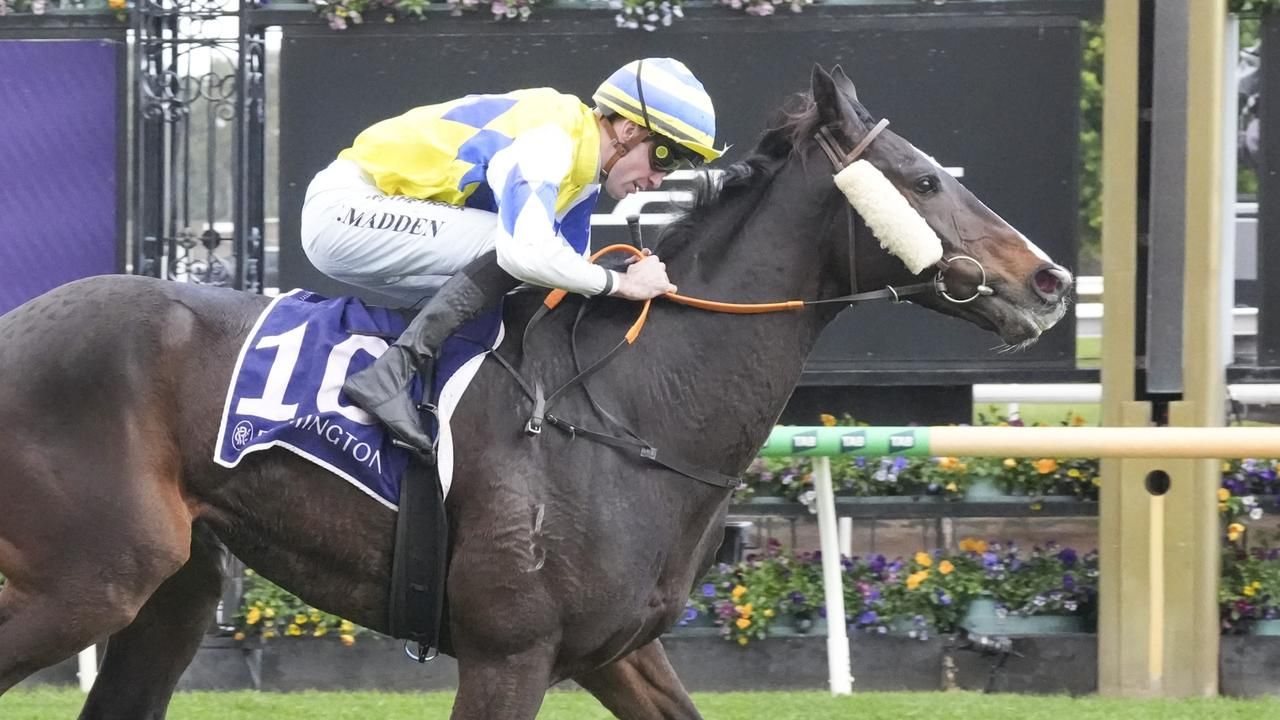 Grand National champ takes unusual route to title defence
